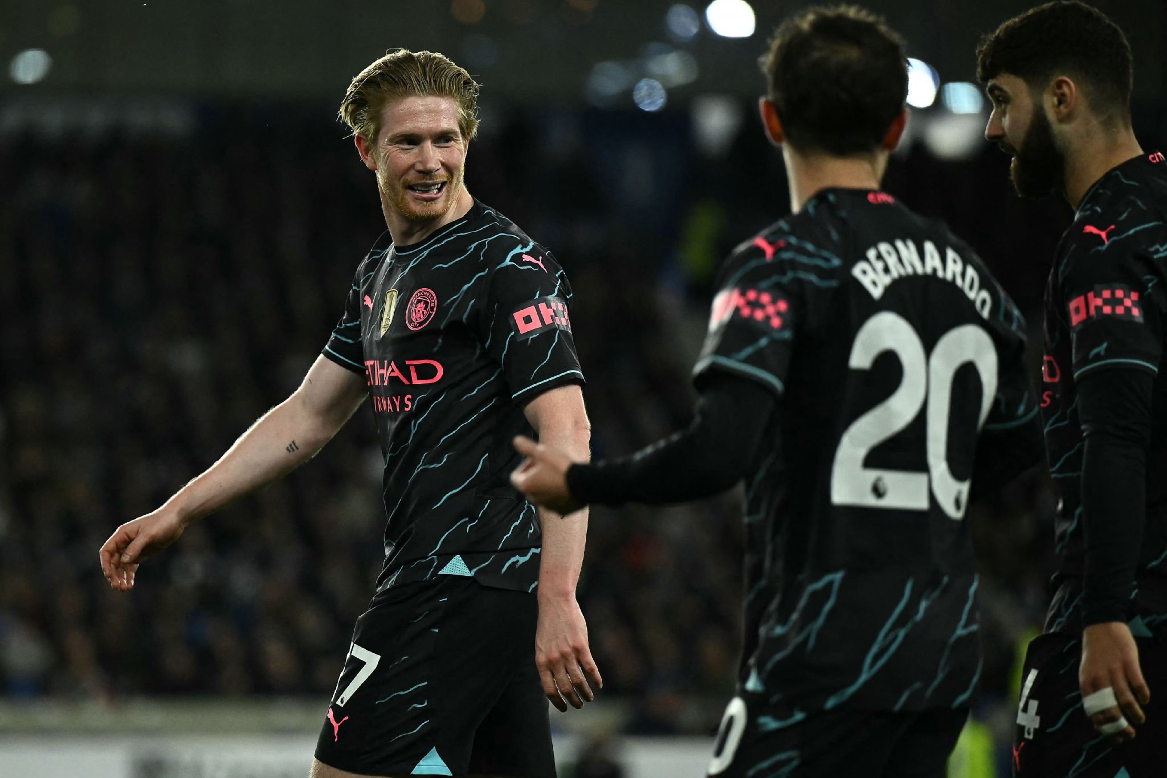 lol赛事直播包含英超倒计时，曼城关键时刻强势反弹，细节引发关注，更衣室稳定，轮换策略成焦点的词条