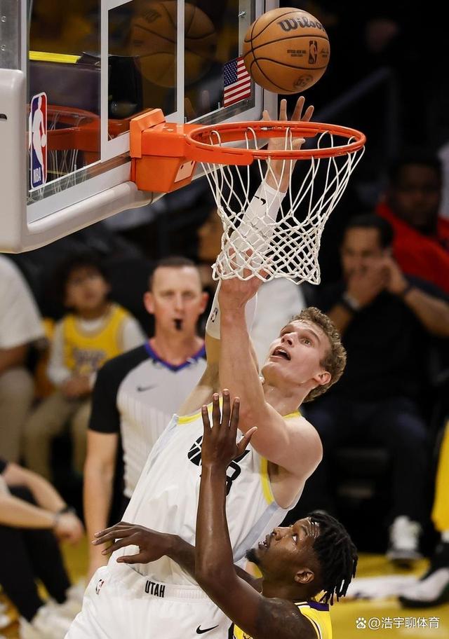 包含清晨全明星赛焦点战，犹他爵士豪取连胜，气氛紧张，年轻球员得到机会的词条