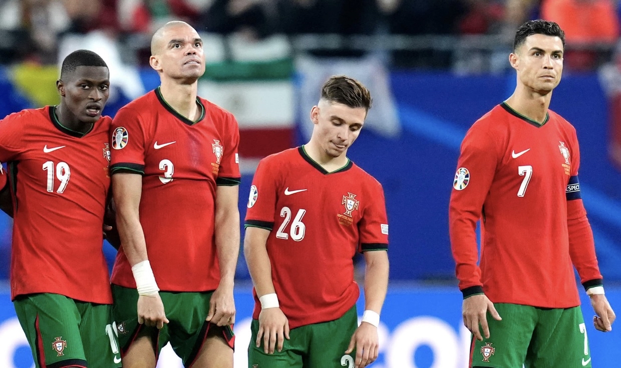 葡萄牙体育发布备战花絮,赛前扳平良机,社区盾任务艰巨,球队文化再被提及的简单介绍 葡萄牙体育发布备战花絮,赛前扳平良机,社区盾任务艰巨,球队文化再被提及的简单介绍