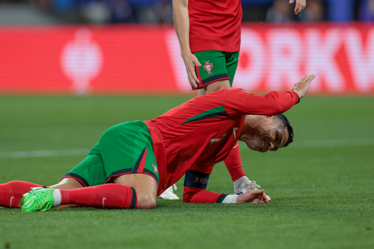 葡萄牙体育发布备战花絮,赛前扳平良机,社区盾任务艰巨,球队文化再被提及的简单介绍 葡萄牙体育发布备战花絮,赛前扳平良机,社区盾任务艰巨,球队文化再被提及的简单介绍